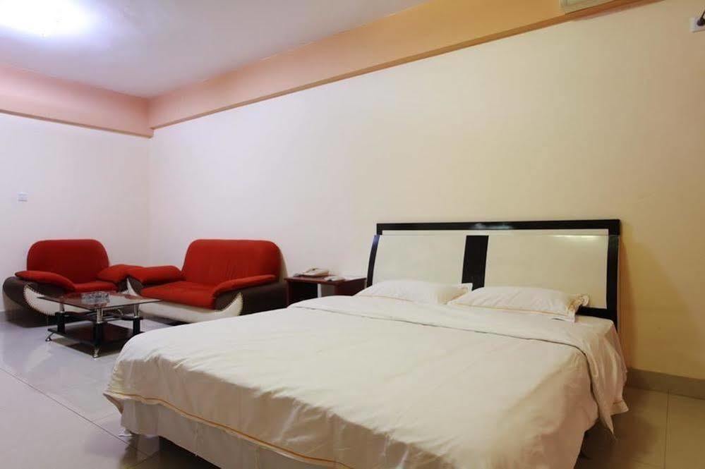 Taohuayuan Apartment Hotel หนานหนิง ภายนอก รูปภาพ